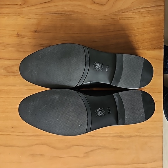 Shoes - Picture 2 of 4